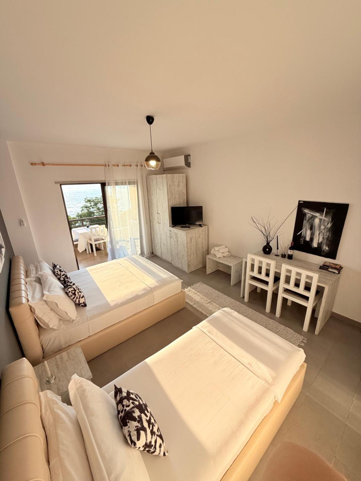 Leilighet Soleil - Sea View With Balcony Vlorë